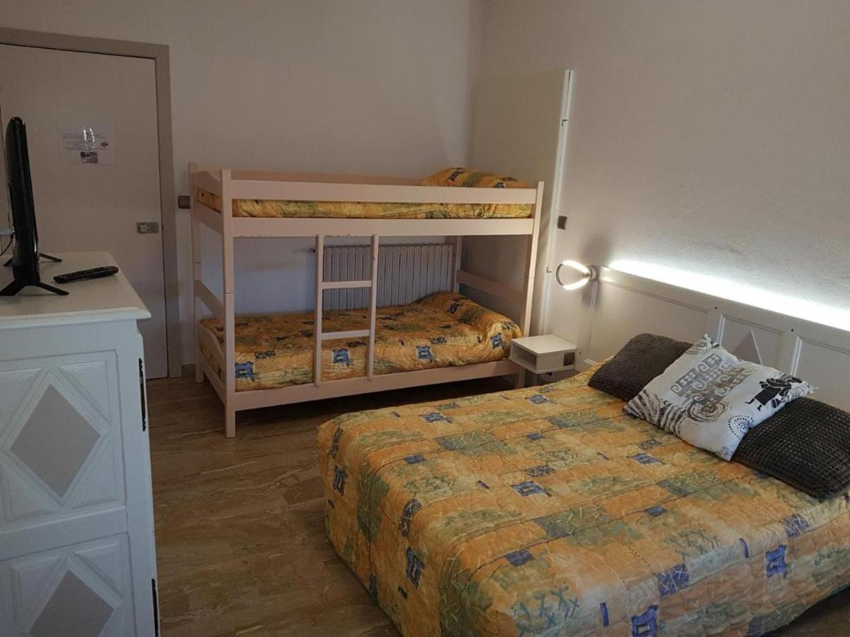 Hotel Armony Laissac Екстер'єр фото